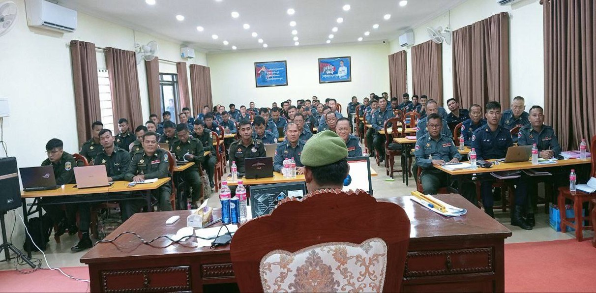 បង្រៀនដល់កងរាជអាវុធហត្ថ